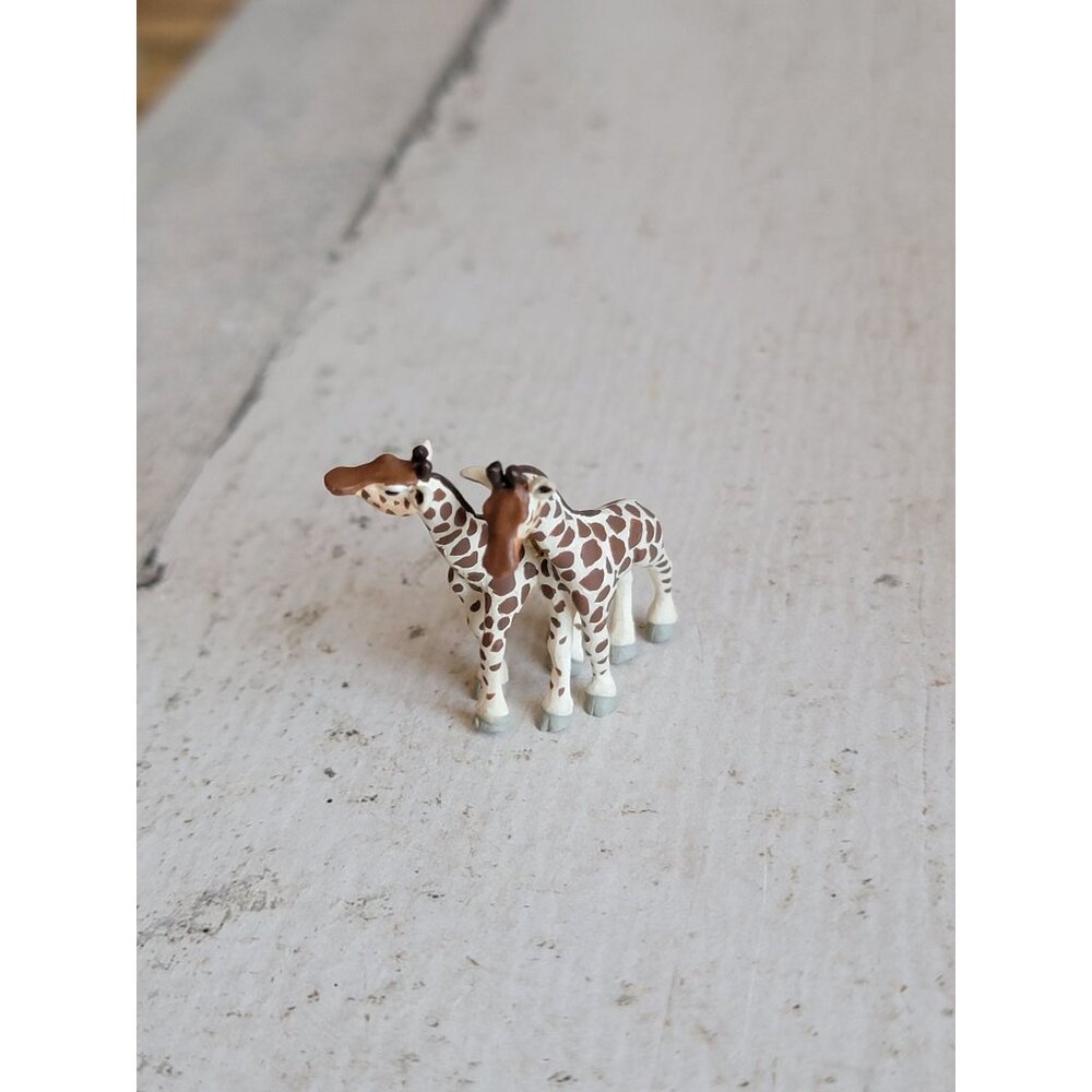 Hallmark miniature gentle giraffe ornament Xmas‎ zoo animal
